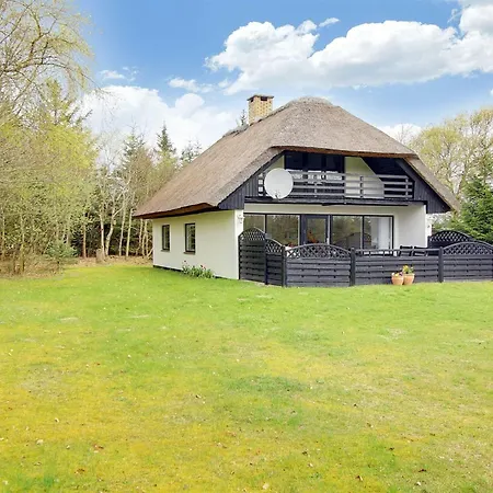 Rigitte - 1-5km From The Sea By Interhome